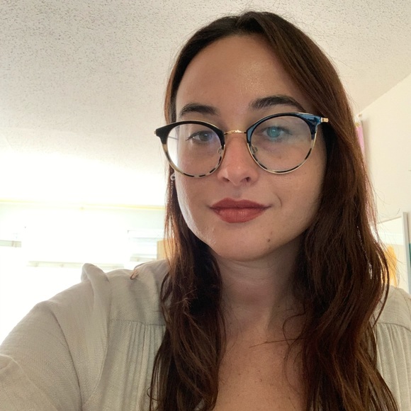 Meet your Posher, Monica - Picture 1 of 1